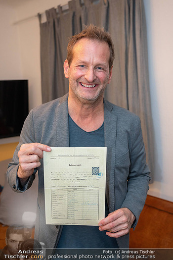 Premiere Andreas Ferner - Orpheum, Wien - Mi 28.10.2026 - Andreas Andi FERNER mit original Zeugnis8
