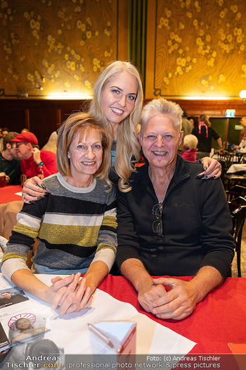 Premiere Andreas Ferner - Orpheum, Wien - Mi 28.10.2026 - Beatrice TURIN mit Eltern Mutter Vater Otto und Christa11