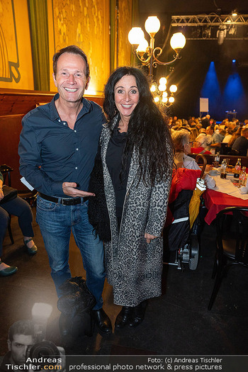 Premiere Andreas Ferner - Orpheum, Wien - Mi 28.10.2026 - Alexander RÜDIGER mit Freundin Romana34