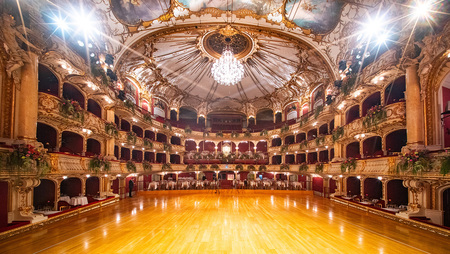 25. Grazer Opernredoute Ball, - Grazer Oper innen, Ballsaal, leer, Logenplan, Logen, Übersichts by Andreas Tischler